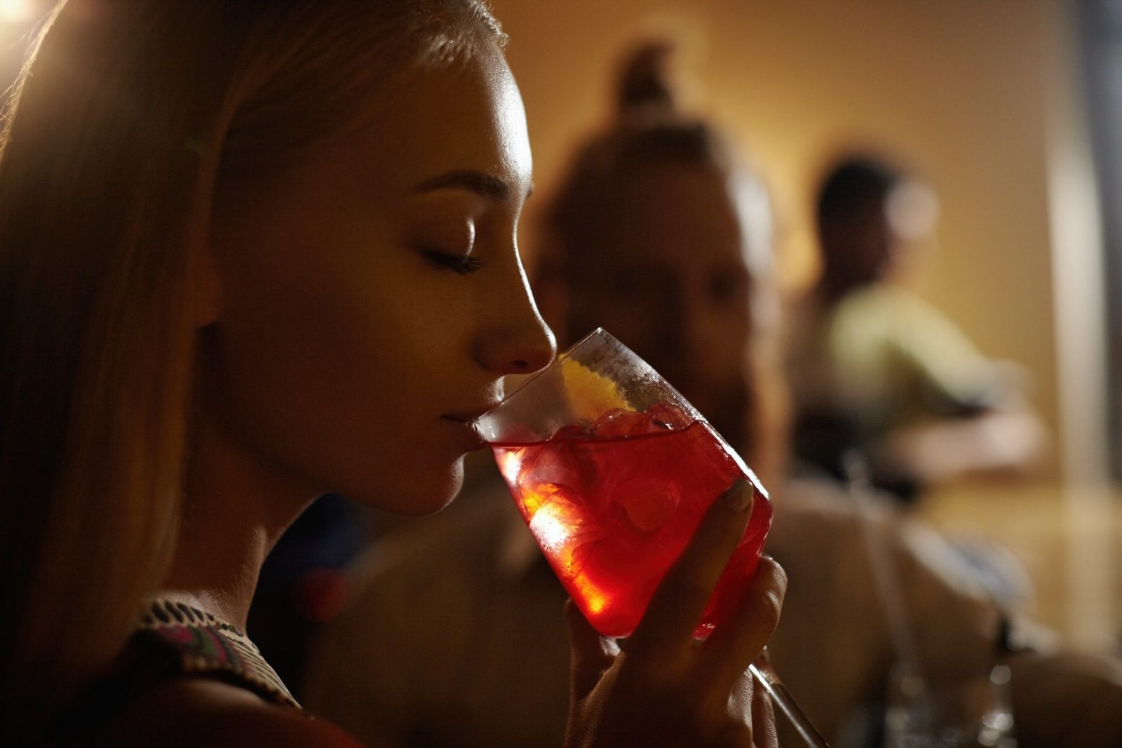 close-up-profile-of-glamorous-blonde-girl-enjoying-fresh-fruit-drink-sitting-at-bar-counter-next-to.jpg close-up-profile-of-glamorous-blonde-girl-enjoying-fresh-fruit-drink-sitting-at-bar-counter-next-to.jpg