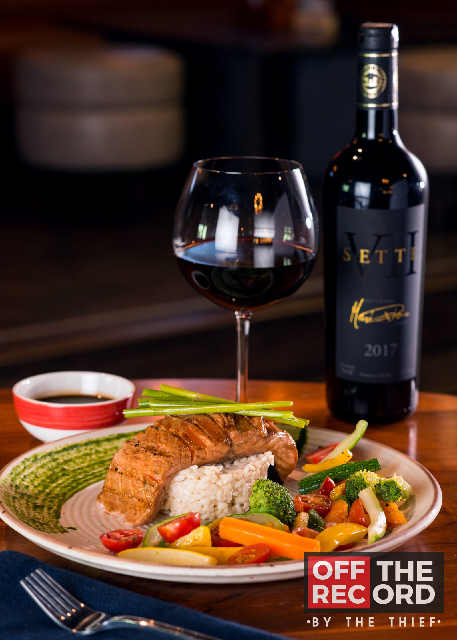 Grilled salmon with teriyaki sauce and buttered vegetables(1)